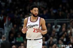 开云体育在线-尼克斯完胜波兰男篮，西蒙斯完成帽子戏法