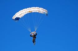 开云体育入口-英格拉姆利刃出鞘！昔日巨头终觉醒，马刺银色风暴一波流卷走十冠王