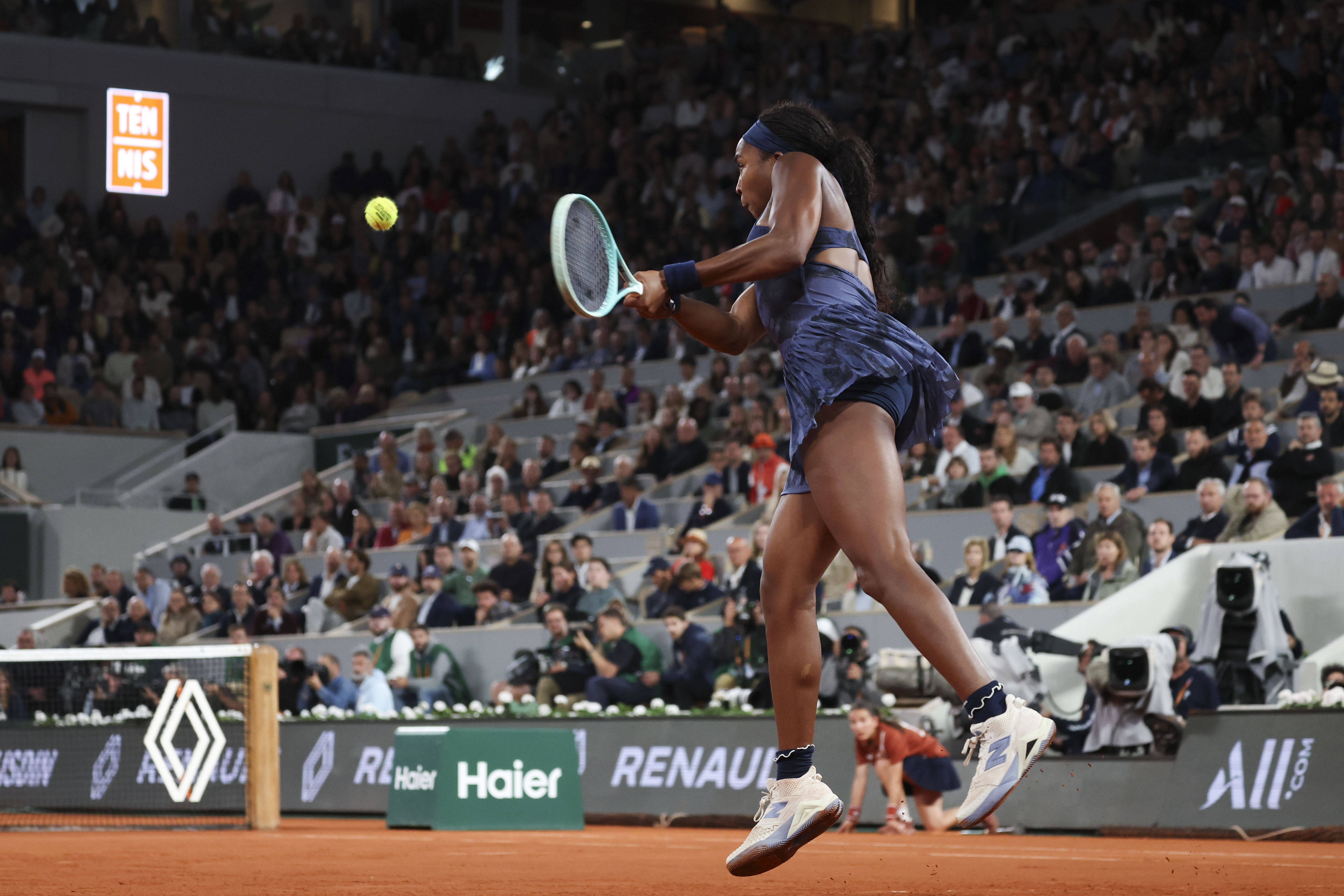 日本网球队强势法国网球队，克耶高斯关键制胜