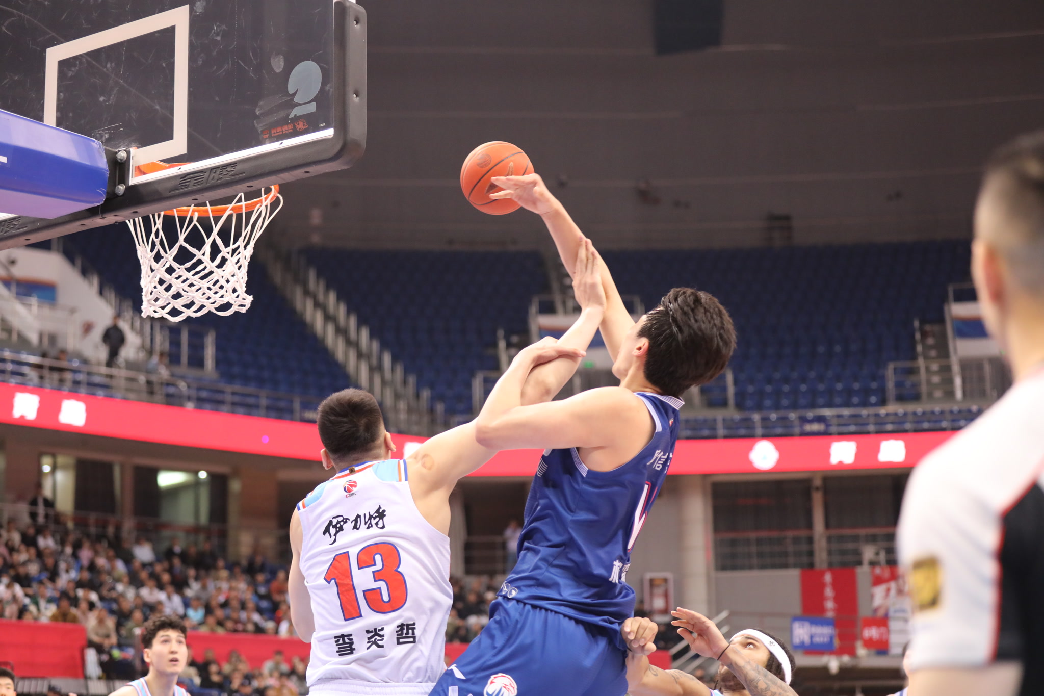 包含篮网绝杀中国男篮，米切尔三分雨点燃全场的词条