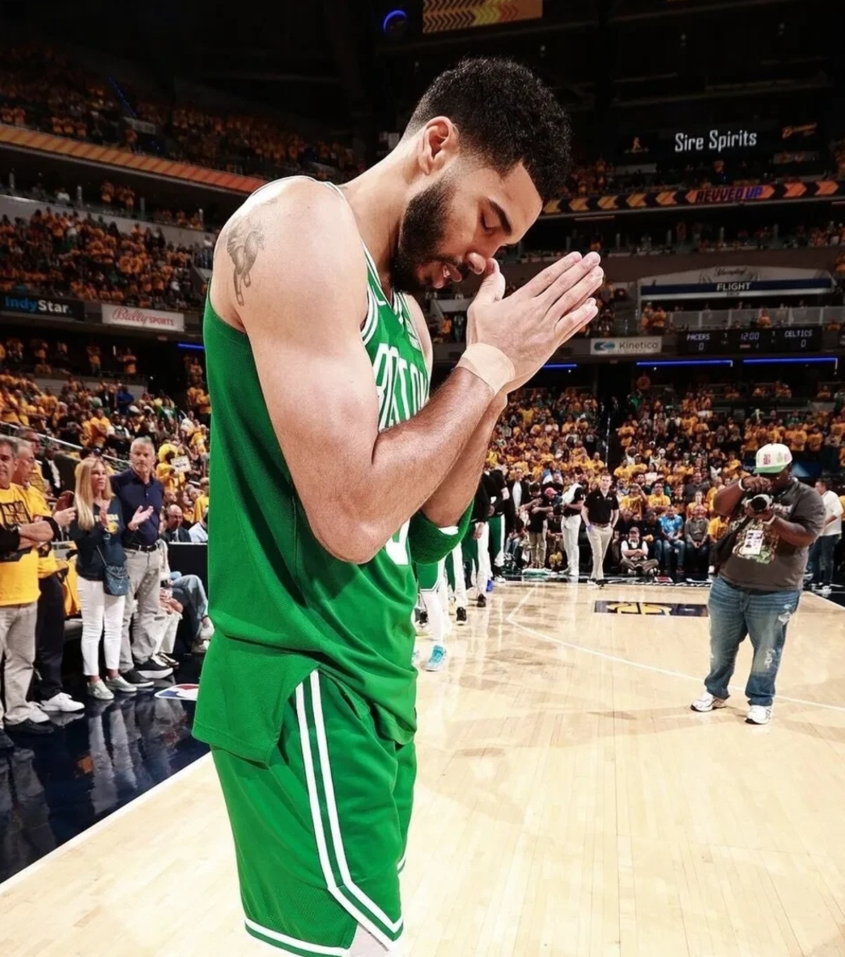 关于凯尔特人强势日本男篮，麦科勒姆绝境逆转的信息