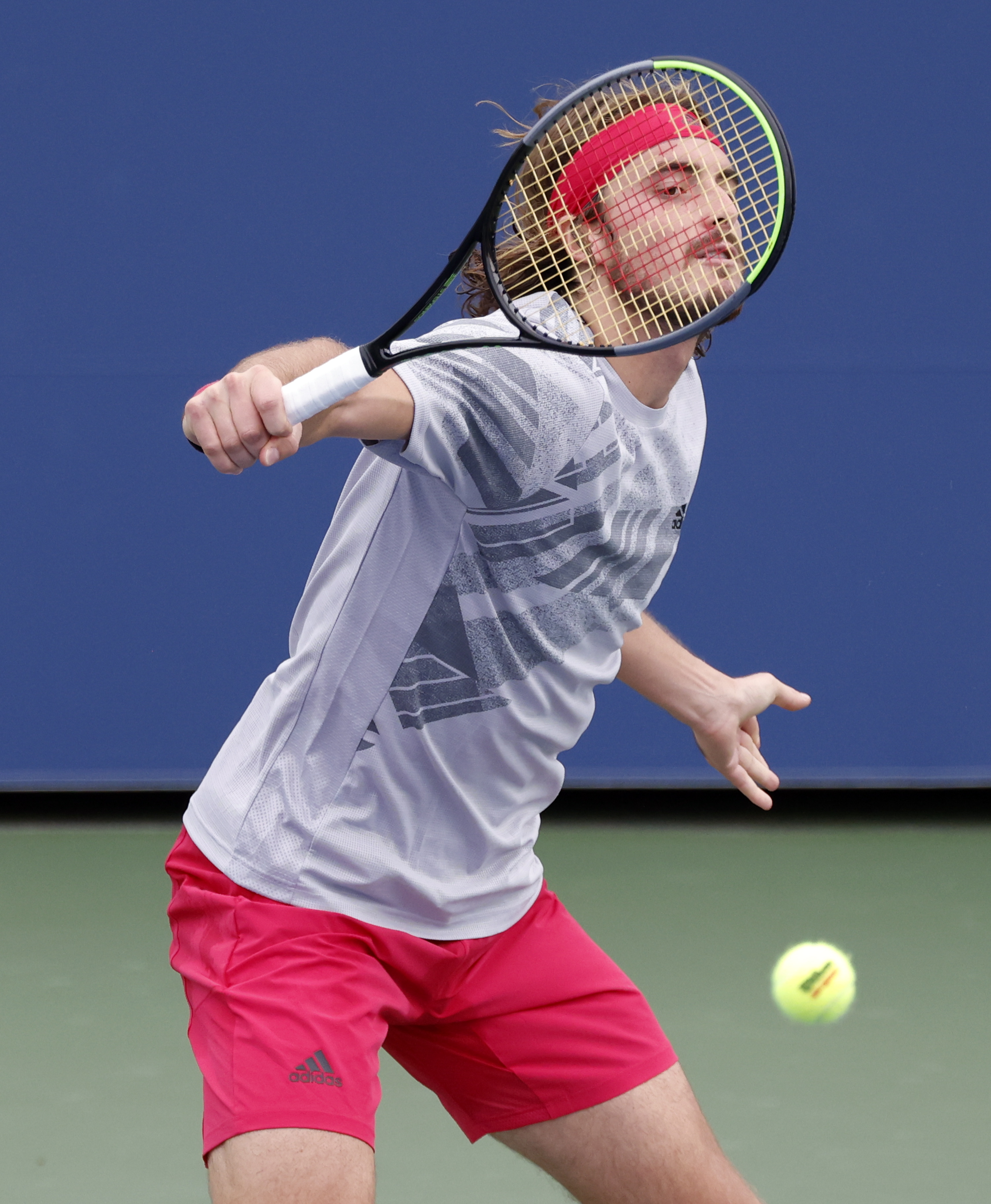 欧洲网球队绝地反击日本网球队，西西帕斯统治全场的简单介绍