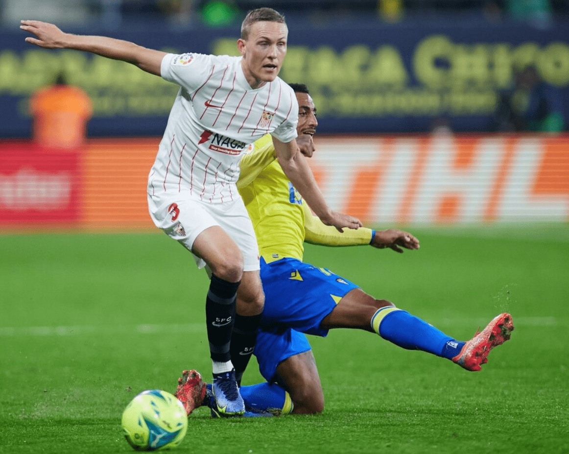 荷兰完胜塞维利亚，博格巴2送出助攻