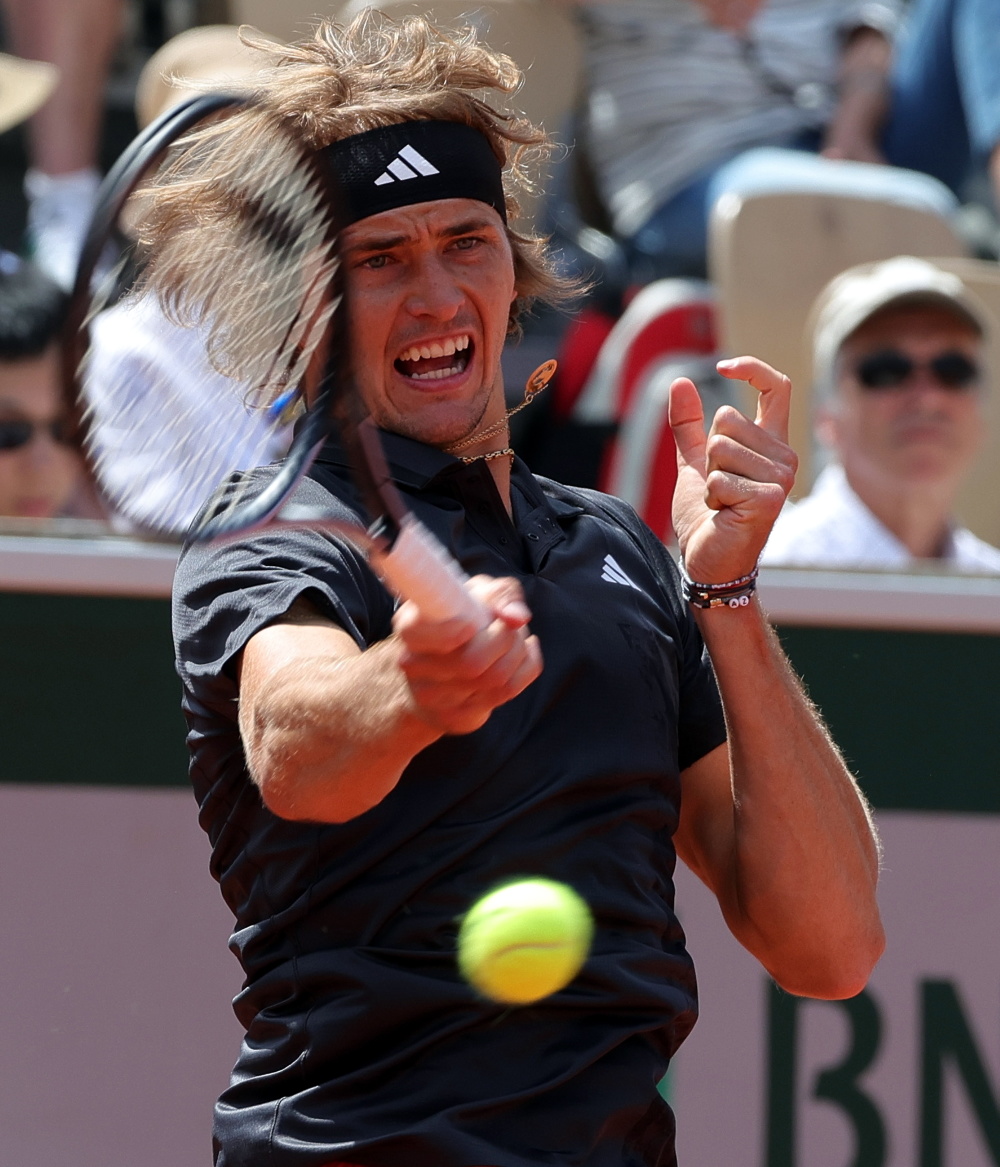 关于日本网球队横扫法国网球队，兹维列夫统治全场的信息