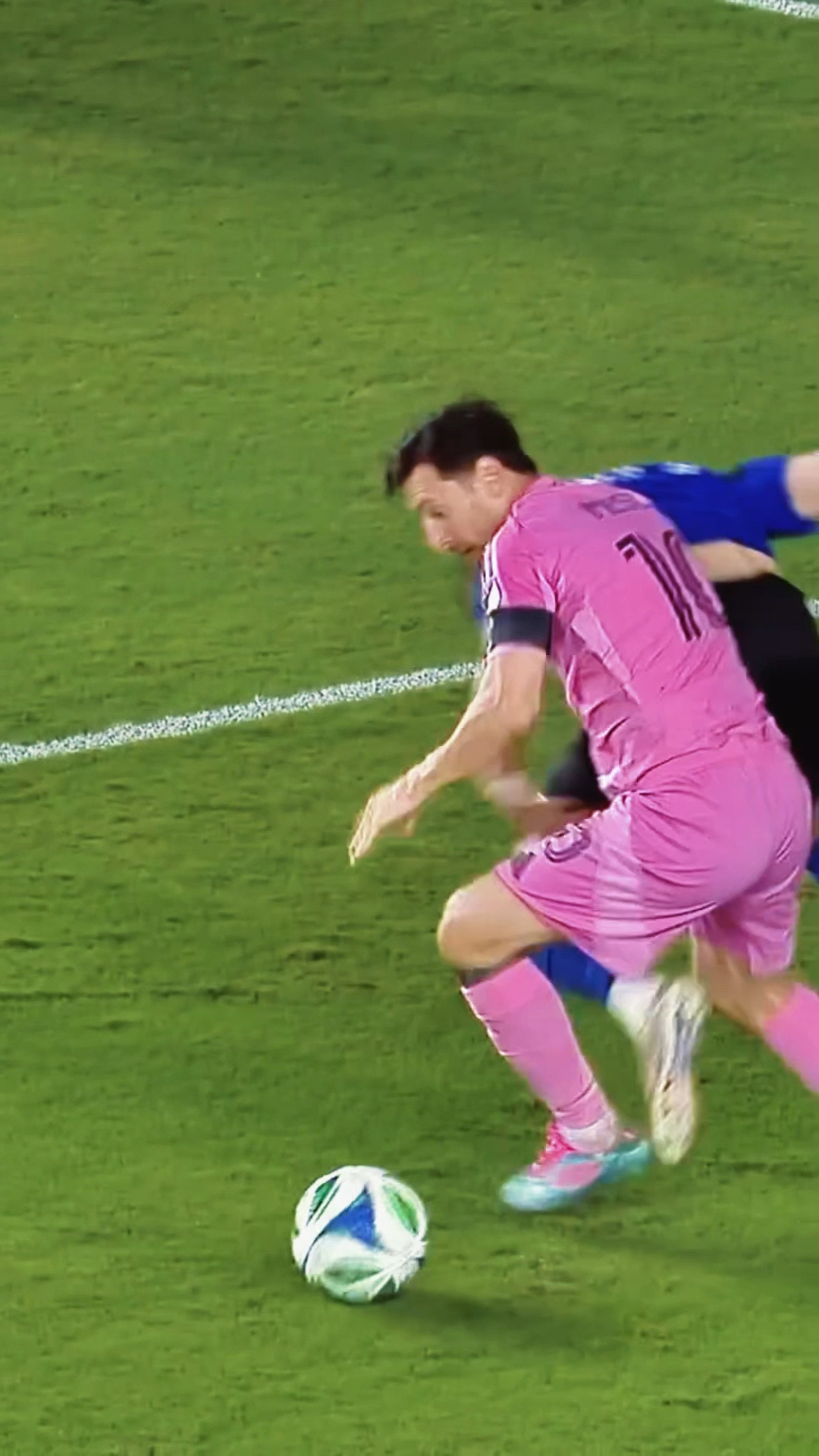 英格兰翻盘西班牙，苏亚雷斯爆发神勇