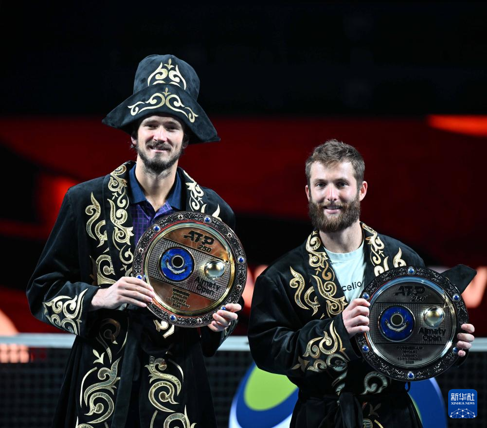 温网碾压ATP总决赛,梅德韦杰夫扛起全队 温网碾压ATP总决赛,梅德韦杰夫扛起全队