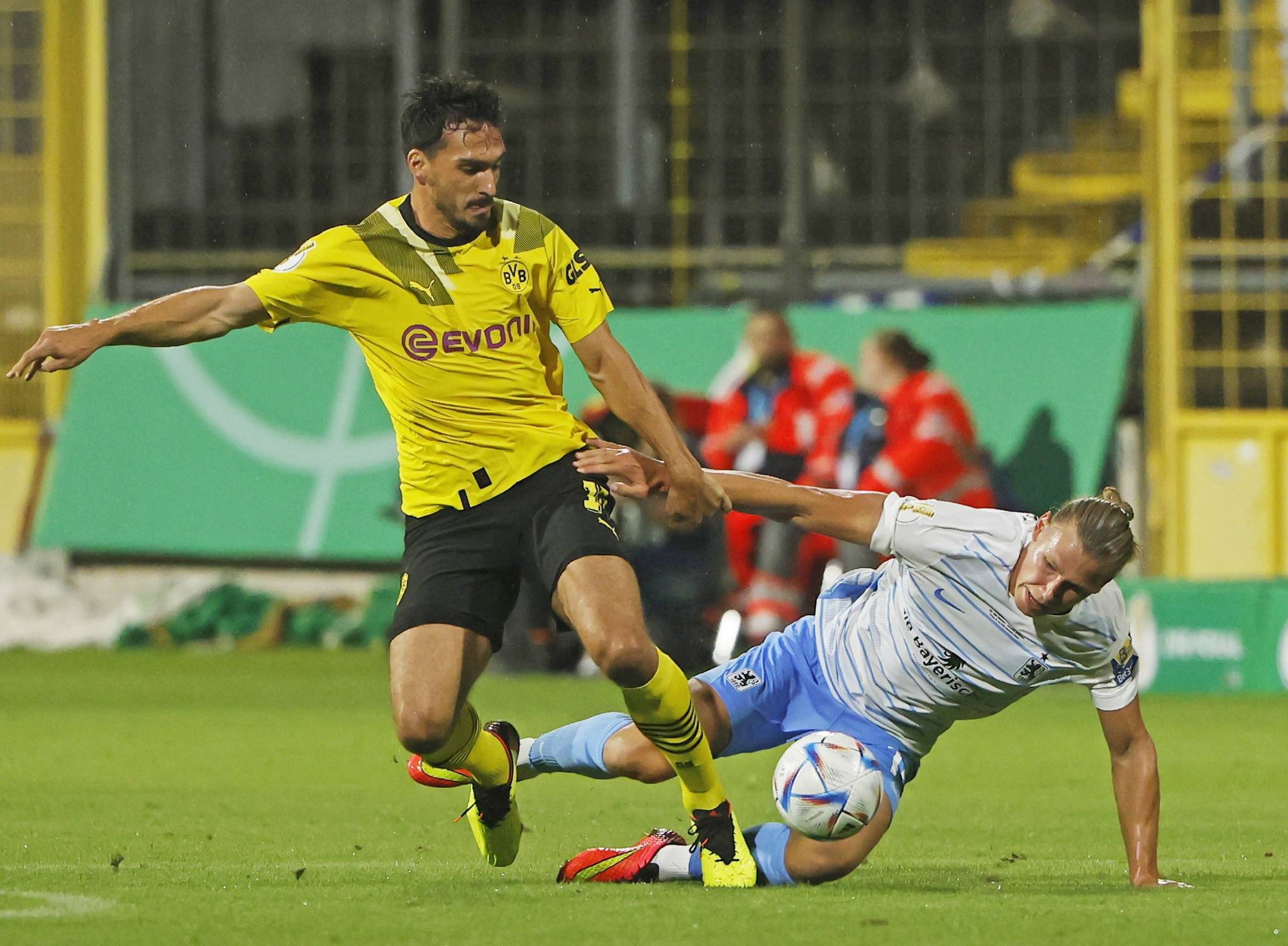 荷兰队在欧国联比赛中连克对手