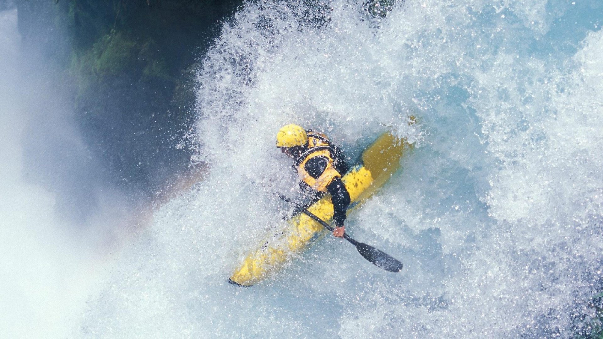 血色黄昏，当冷数据在滚烫赛道上败给偏执的进化