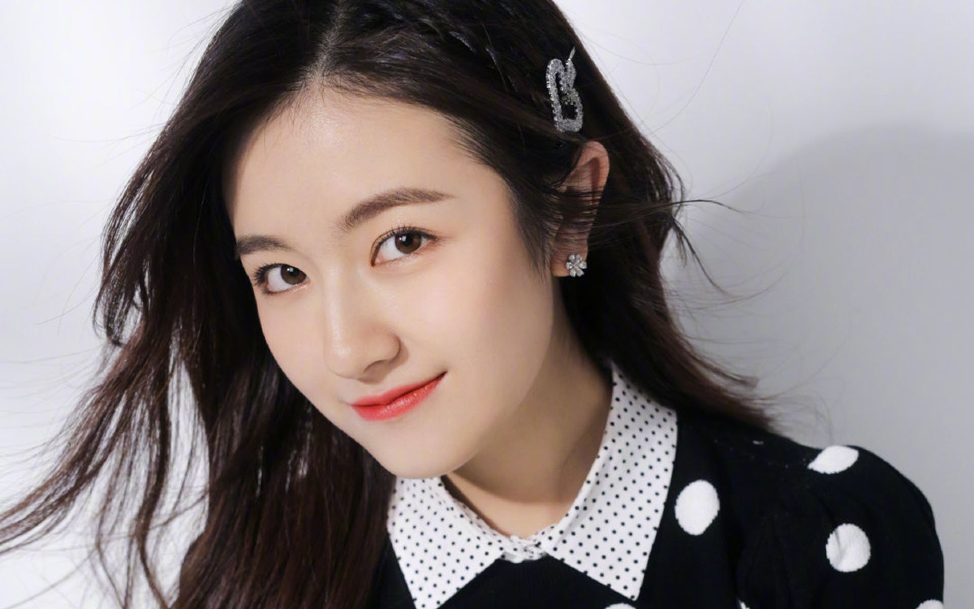 内马尔梅开二度引爆全场,巴萨争冠战险胜伊拉克黑马