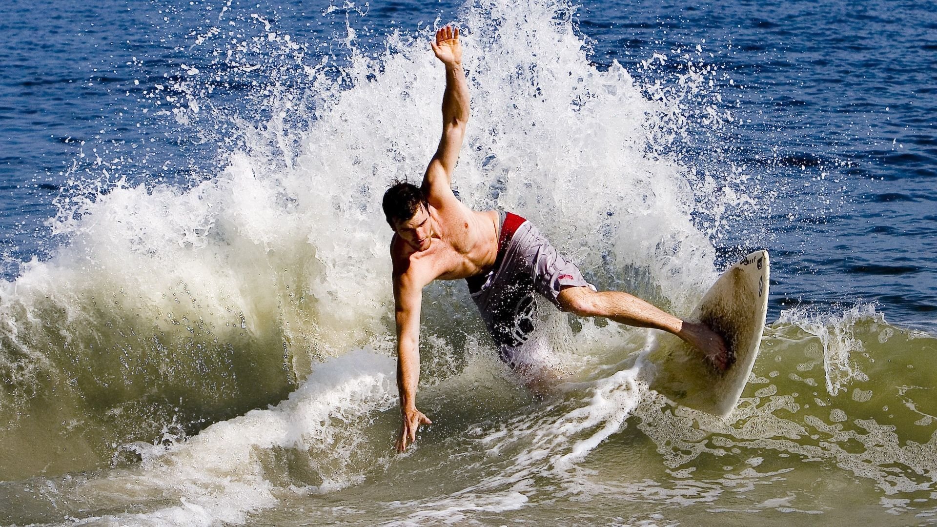 桑巴之魂撞上铁血城墙,内马尔艺术魔法点燃多特蒙德硬仗基因